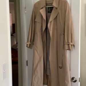 London Fog Rain coat lined size 12 petit, belted , no hood.